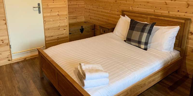 Superior Glamping Pod With Hot Tub Hotel Frodsham Buitenkant foto